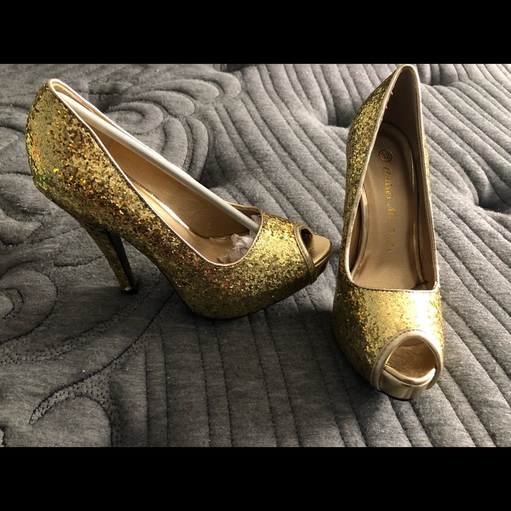 Andres machado size 32 glitter heels